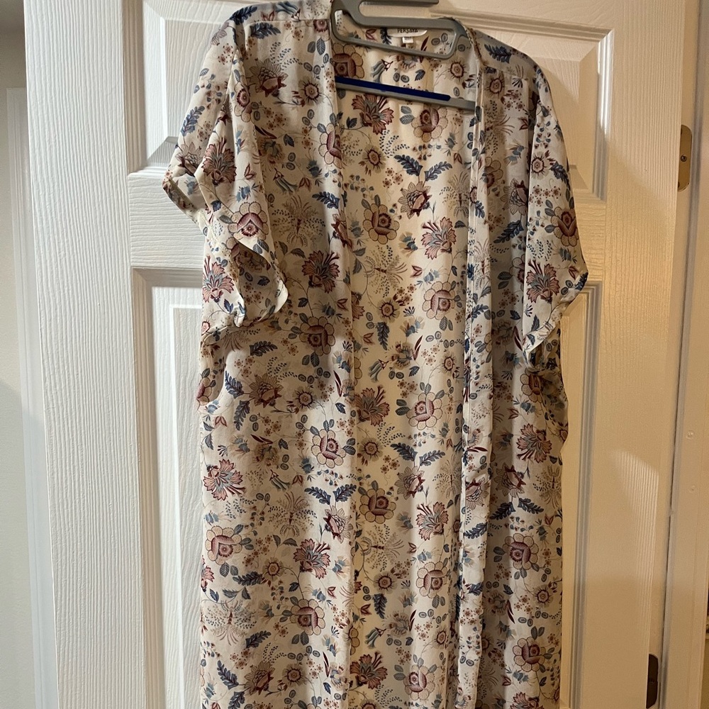 Boutique floral kimono